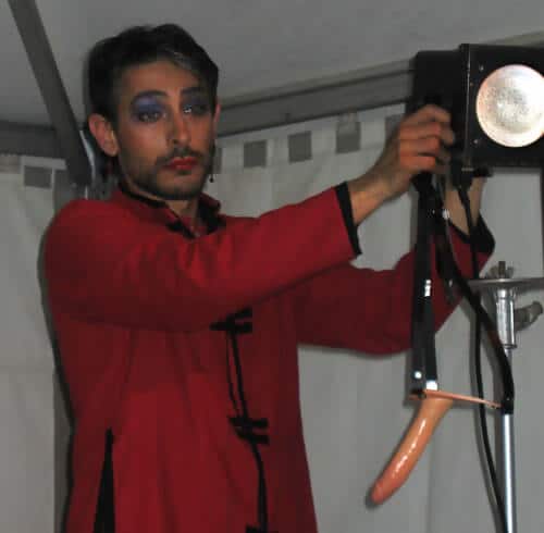David Noir | Gode Blesse Me | Une sodomie en place publique | Festival 