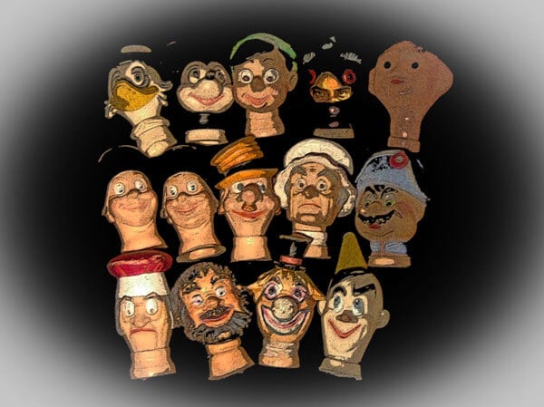 I build puppets... © David Noir