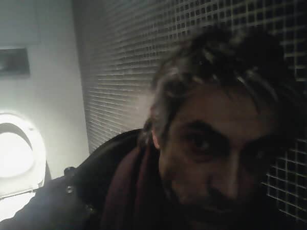 David Noir | Autoportrait dans les toilettes du MAC/VAL