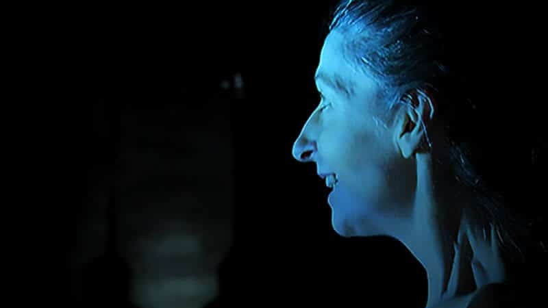 Scène Vivante | Méthode d'improvisation libre | Visuel: capture d'écran stage "Iconicum" © David Noir | Comédienne: Any Tingay